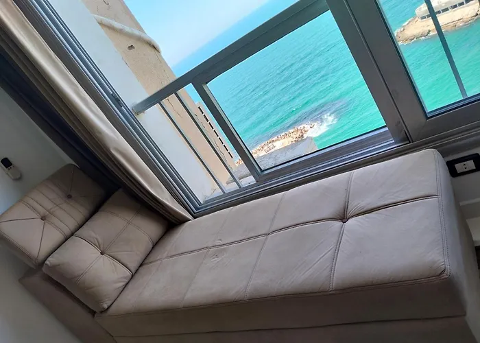 Gleem Luxury Condo Direct Sea View G18